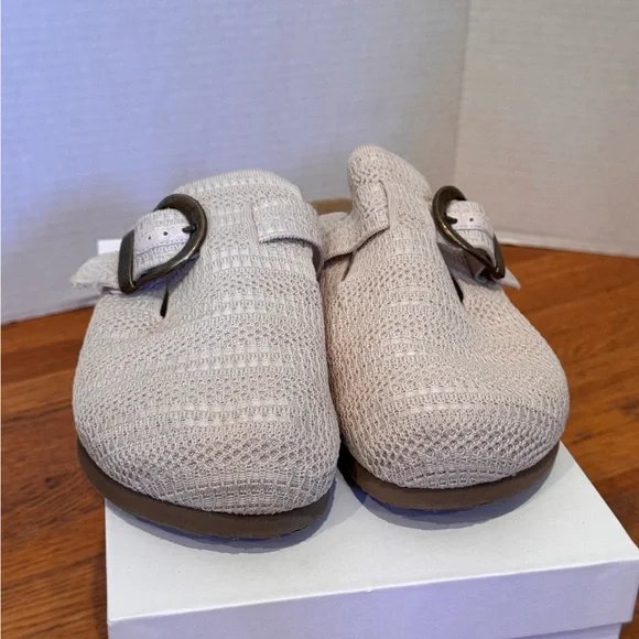 Haute Hippie Beige Knit Mule Clogs with Buckle - Picture 3 of 5